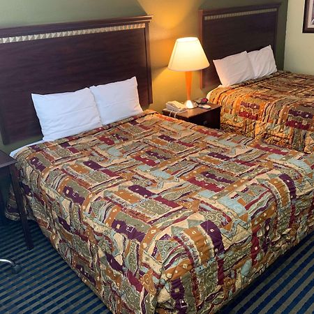 Travelodge By Wyndham Odessa Esterno foto