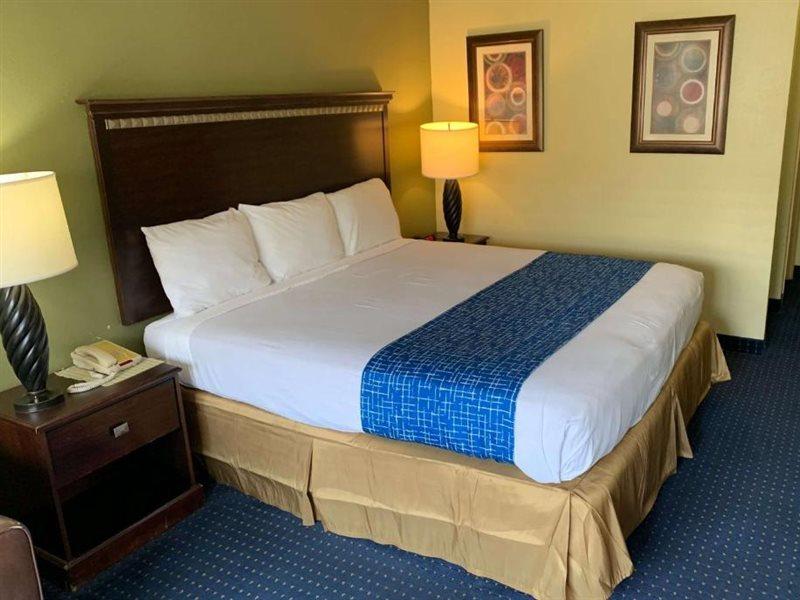 Travelodge By Wyndham Odessa Esterno foto