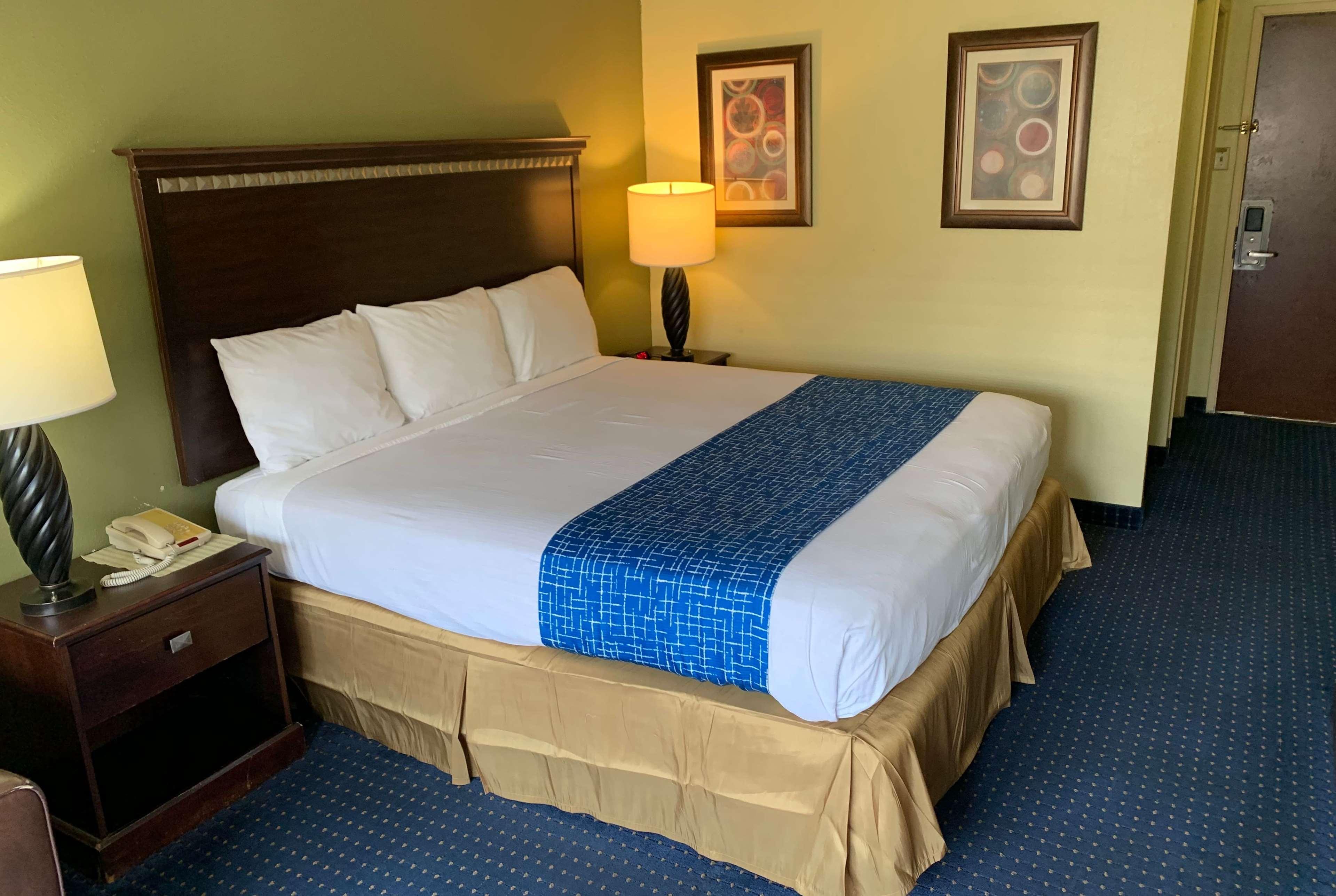 Travelodge By Wyndham Odessa Esterno foto