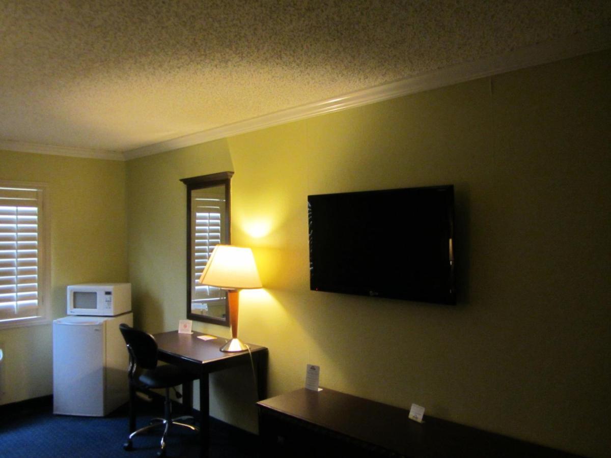 Travelodge By Wyndham Odessa Esterno foto