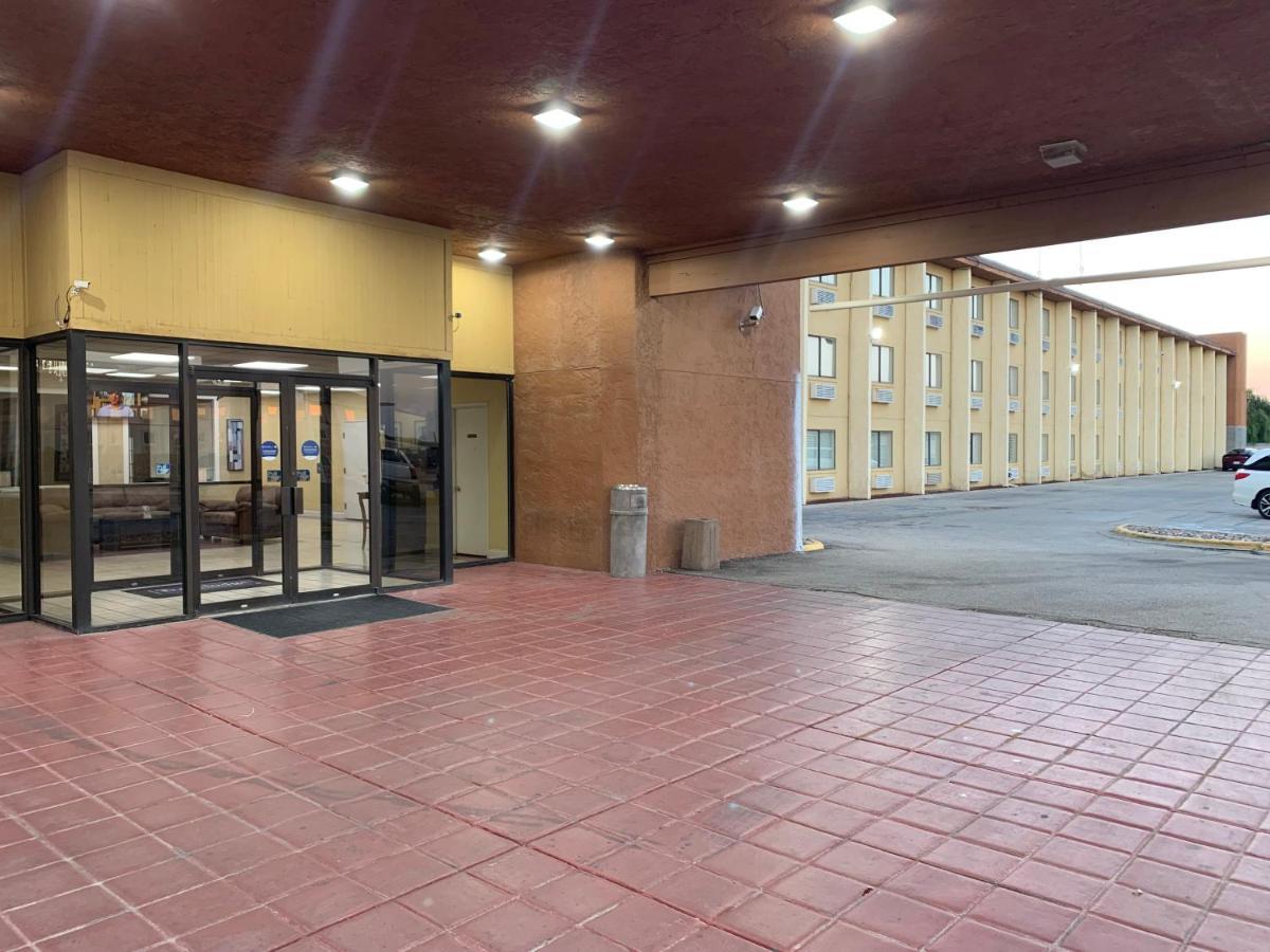 Travelodge By Wyndham Odessa Esterno foto