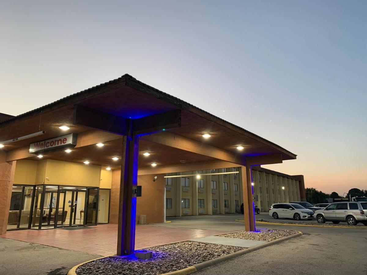 Travelodge By Wyndham Odessa Esterno foto